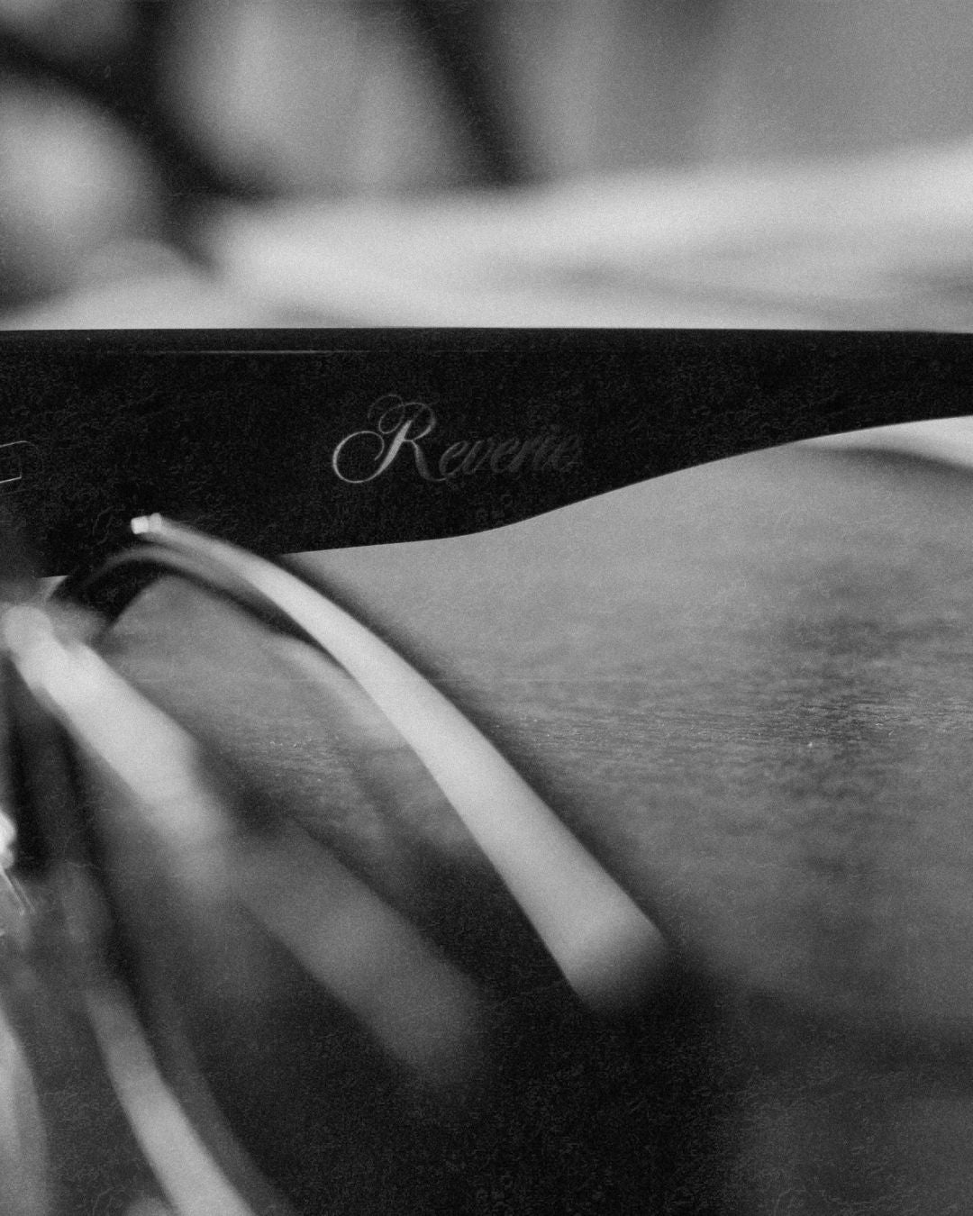 REVERIE BLACK SUNGLASSES